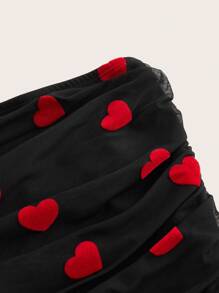 SHEIN Essnce Top tube pour femmes pour la Saint-Valentin, avec imprimé cœur tout-sur-tout et détail froncé, Top tube à imprimé cœur rouge, Top plissé, Top ajusté, Top de sortie, nouvelle collection Printemps/Été 2025