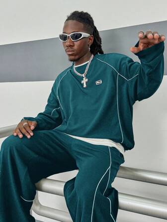 Manfinity RebelGame Men Loose Fit Crew Neck Long Sleeve Knit Sweatshirt & Pants Set, For Fall Winter, Clothes