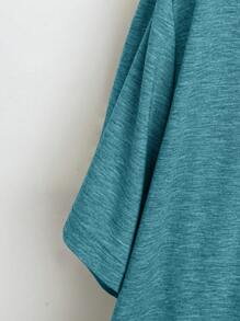 Blusa casual simple de talla grande con cuello en V y manga corta