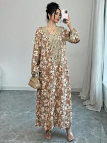 Al Najma 简约全印花圆领长袖长款阿巴亚套装，朴素的卡夫坦