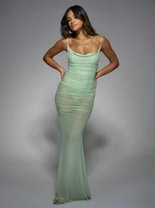 MISSGUIDED 褶皱网纱长款晚礼服，垂领设计，细肩带，修身包臀剪裁，完美适用于舞会、婚礼宾客、正式活动、特殊场合和圣诞节等场合。 - 綠色 - 查看 6