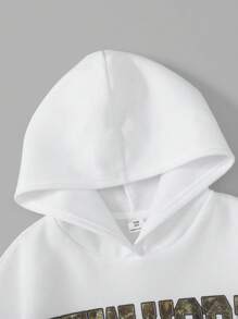 SHEIN Tween 女童休闲街头时尚迷彩字母印花连帽衫运动衫，带口袋和时尚迷彩印花喇叭裤 2 件套，适合秋冬季休闲日常穿着和秋冬季学校日常穿着，返校 - 軍綠色 - 查看 3
