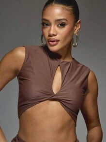 MISSGUIDED 镂空短款无袖上衣和褶皱腰喇叭下摆长裤两件套 - 棕色 - 查看 5