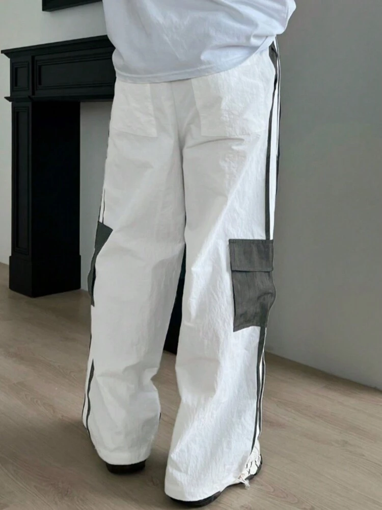 Calça Reta Masculina com Bolso Cargo e Blocos de Cor, Joggers Masculinos