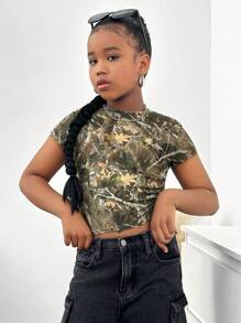 SHEIN Niña preadolescente Camiseta corta ajustada con estampado camuflado de rama mustia vintage, estilo casual camuflaje, ropa de calle de moda - Verde militar - Ver 5