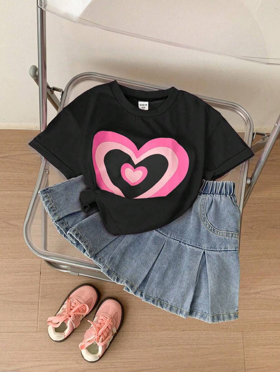 SHEIN 2 件套女童牛仔蓝色优雅学院风假日可爱粉色针织拼接撞色心形印花短袖上衣和灰蓝色牛仔休闲喇叭裙套装,春夏 - 黑色 - 查看 1