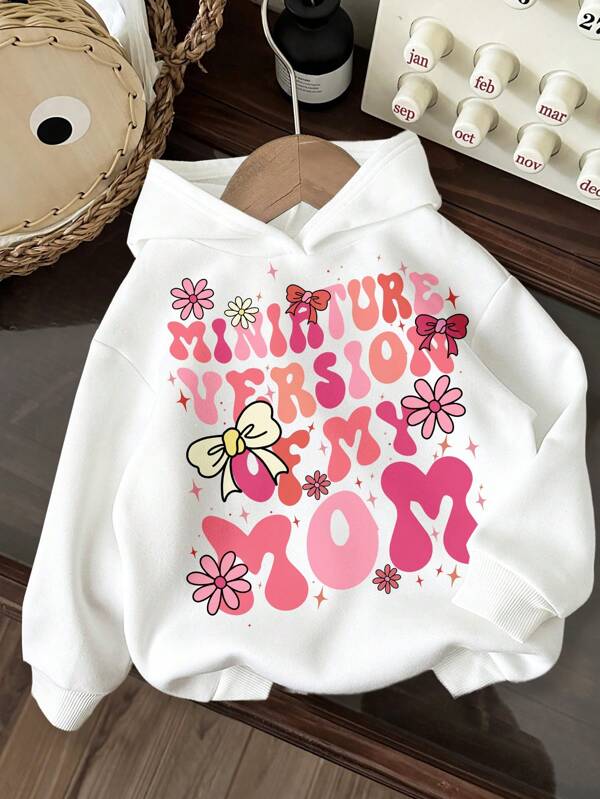 SHEIN Miniature Version Of My Mom, Cute Slogan & Heart Print Casual Daily Comfortable Knitted Thick Hooded Sweatshirt For Young Girls, Suitable For Autumn/Winter