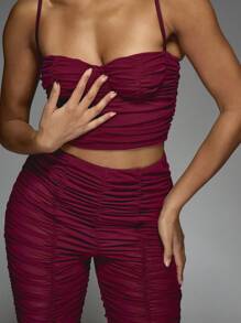 MISSGUIDED مجموعة قطعتين ملتفة توب قصير وبراليت وبنطلون ضيق خصر عالٍ للرقص والتمارين والخروج والمناسبات، مصنوعة من قماش مطاطي شبكي يخفي العيوب، طقم متناسق - روز أحمر - مشاهدة 4