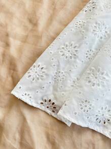 Soleia Vestido mini entallado de línea A con tirantes de espagueti, bordado calado blanco, para vacaciones - Blanco - Ver 6