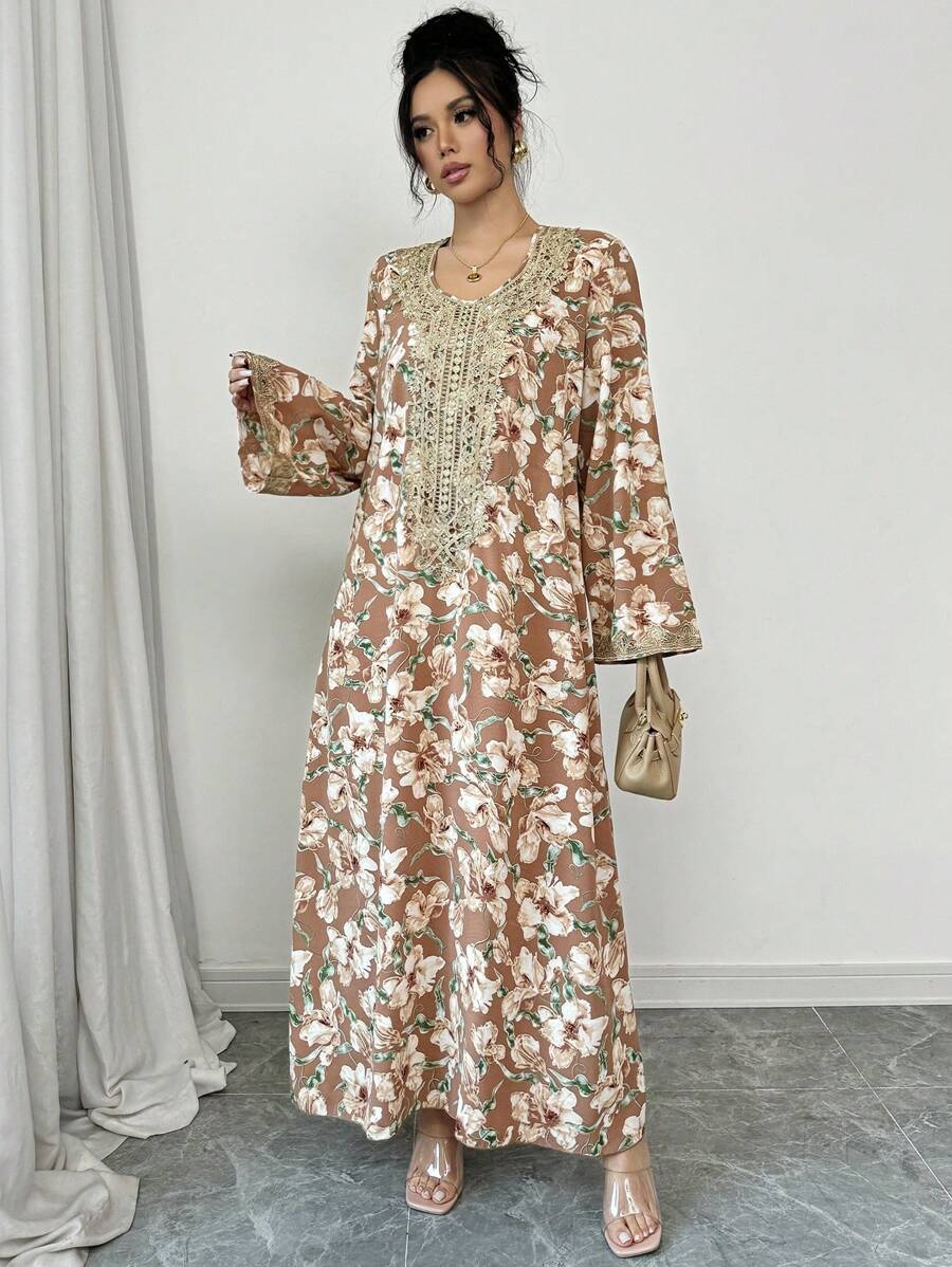 Al Najma 简约全印花圆领长袖长款阿巴亚套装，朴素的卡夫坦