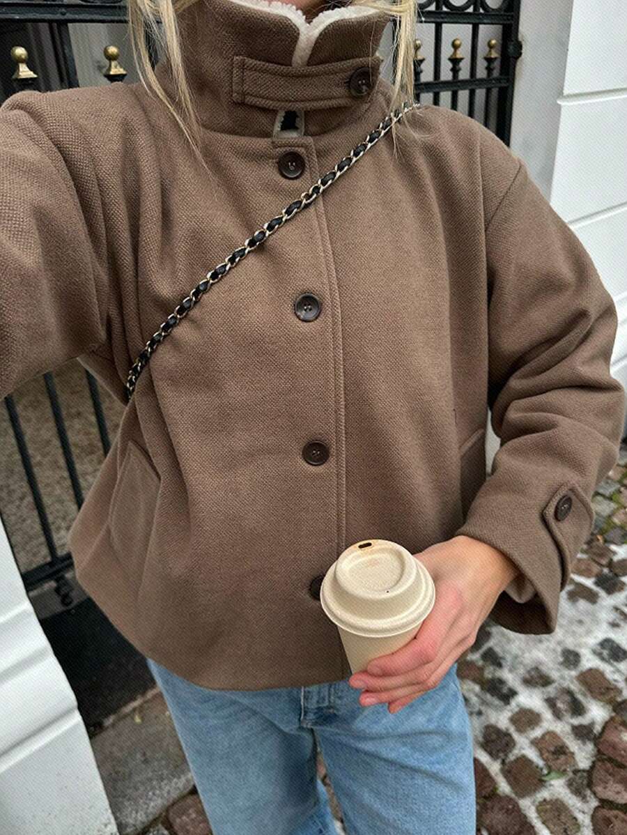 SHEIN Essnce 卡其色蓬松拼接立领短款长袖夹克女秋冬外套 - 棕色 - 查看 1