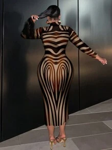 Slaydiva Plus Size Artistic Line Print Fitted Long Dress With Round Neck And Long Sleeves, Casual & Minimalist Style, Suitable For Autumn/Winter - Multicolor - View 2