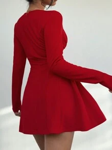 Aloruh Vestido rojo corto de manga larga con cuello en V de unicolor para mujer, moda minimalista casual para uso diario - Rojo - Ver 3
