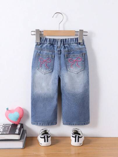 SHEIN 女婴可爱粉色蝴蝶结刺绣图案蓝色牛仔裤，牛仔裤，女婴秋冬装，情人节牛仔裤
