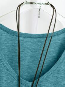 Blusa casual simple de talla grande con cuello en V y manga corta