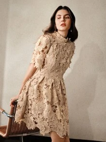 Anewsta Robe élégante à col montant avec fleurs 3D, manches courtes, taille cintrée, pour le printemps/été