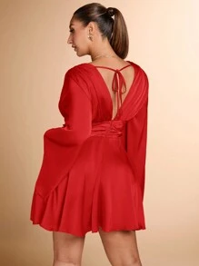 SHEIN BAE Robe rouge en satin col V coupe évasée, convient pour les fêtes et les sorties. Robe de fête de Noël, mini-robe, costume d'Halloween pour femmes, vêtements d'hiver pour femmes, robe à manches longues, robe du Nouvel An, Thanksgiving, vacances, mariage, sortie du soir, robe de cocktail