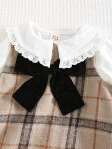 Cozy Pixies 2 件套女婴彼得潘领蕾丝边长袖开衫和圆领格纹无袖连衣裙