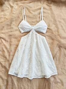 Soleia Vestido mini entallado de línea A con tirantes de espagueti, bordado calado blanco, para vacaciones - Blanco - Ver 5