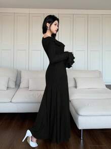 Seusyu 女士纯色圆领长袖简约休闲连衣裙 - 黑色 - 查看 2