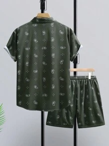 Manfinity RSRT Conjunto de camisa de manga corta para hombre, incluye parte superior de manga corta y pantalones cortos, uso casual y sencillo de moda para el día a día