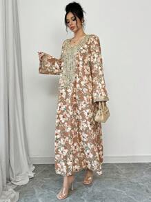 Al Najma 简约全印花圆领长袖长款阿巴亚套装，朴素的卡夫坦