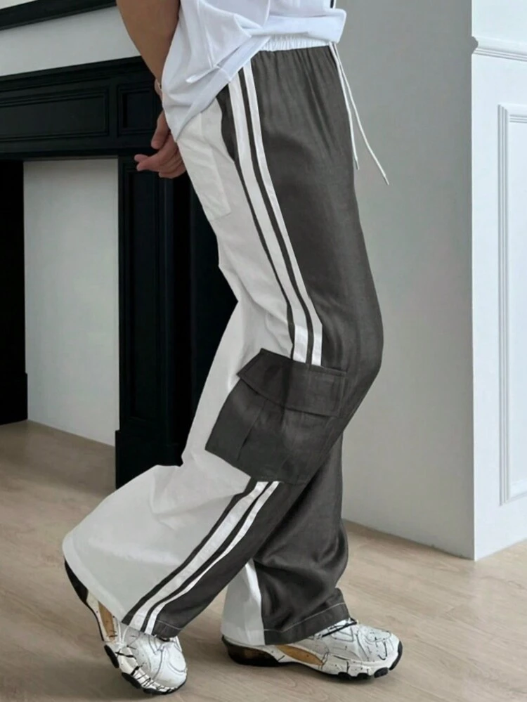 Calça Reta Masculina com Bolso Cargo e Blocos de Cor, Joggers Masculinos