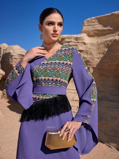 Al Najma 女士几何印花 V 领喇叭袖优雅阿拉伯风格连衣裙