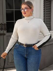 SHEIN Clasi Plus Size Patchwork Contrast Color Casual T-Shirt, Minimalist & Fashion, For Everyday Wear - Black and White - View 1
