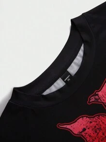 Manfinity VCAY Camiseta de manga corta con cuello redondo y gráfico oscuro de estilo callejero de moda para hombres de talla grande