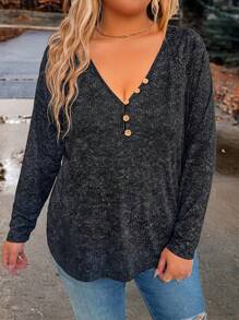 SHEIN LUNE Camiseta casual de manga larga con cuello en V y diseño de botones para mujer de talla grande, de manga raglán, de costilla, para otoño y verano - Negro - Ver 5