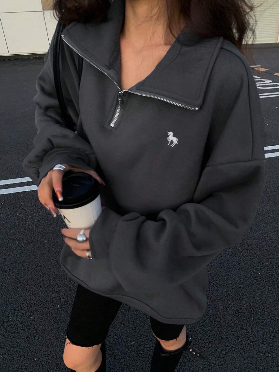 DAZY Women's Loose Collared Pullover Sweatshirt With Small Embroidered Graphic,Fall Clothes