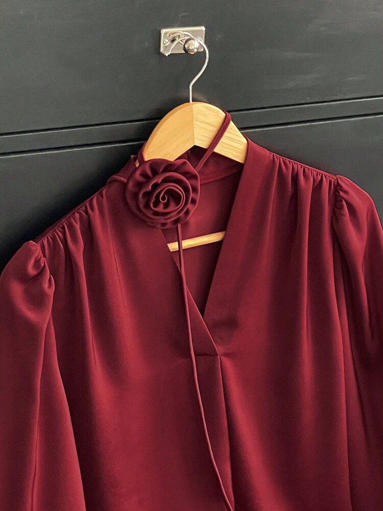 DAZY 复古法式优雅缎面玫瑰花朵系带细节长袖女式衬衫 - 酒紅色 - 查看 8