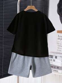SHEIN Tween Boys Casual Minimalist Round Neck Short Sleeve Shorts 2pcs Set, Suitable For Summer