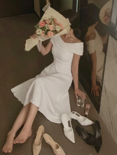 DAZY 女士露肩修身中长连衣裙，优雅吊带裙，适合婚礼和鸡尾酒会穿着