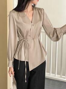 DAZY 法式优雅V领收腰修身高端衬衫成熟女性长袖上衣 - 卡其色 - 查看 4