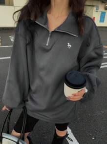 DAZY Women's Loose Collared Pullover Sweatshirt With Small Embroidered Graphic,Fall Clothes