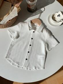 SHEIN 一件装青少年男童休闲学院风舒适翻领宽松白色短袖衬衫，适合日常通勤上学、休闲学院风、返校季、生日派对、聚会、演出、婚礼、洗礼、返校日、日常穿着、上学、旅行、运动，适合春夏季节。 - 白色 - 查看 6