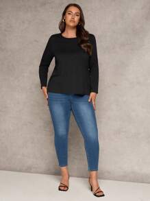 SHEIN Clasi T-shirt casual à col rond et dos en dentelle pour femmes grande taille, minimaliste et élégant pour un port quotidien - Noir - Voir 5
