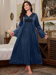 Plus Size Retro French Lace Trim V-Neck Velvet Long Sleeve Nightgown - Blue - View 4
