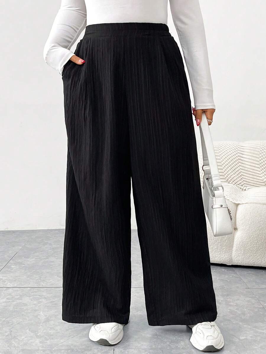SHEIN Essnce Plus Size Women's Spring Summer Cruise Outfits Women Old Money Style Women Business Casual Woman Vacation New Style Fashion Casual Commuting Elegant Woman Black Textured Fabric Loose Wide-Leg Pants, Pocket Wide-Leg Pants, Formal Pants, Workplace Pants Baggy Pants - Black - View 1