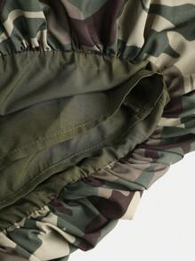 SHEIN TEENGIRL Mini-Rock mit Camouflage-Muster, gerüschtem Saum und eingebauter Shorts, lässiger Street-Style