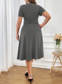 SHEIN Clasi 大码休闲简约连衣裙，适合日常穿着 - 灰色 - 查看 2