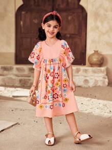 SHEIN Young Girl Casual Matching Mother-Daughter V-Neck Short Sleeve Dress With Flower Pattern And Lace Hem Decoration,Suitable For Spring And Summer, Perfect For Vacations - Pink - View 6