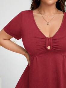 SHEIN Clasi Plus Size Women V-Neck Short Sleeve Pleated Casual T-Shirt, Solid Color - Red - View 6
