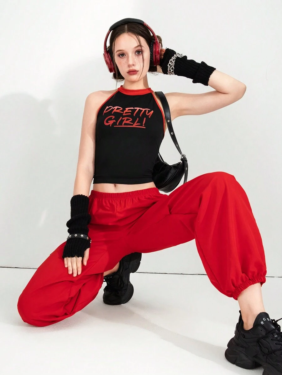 SHEIN Explorewe 2 件青少年女孩涂鸦字母印花吊带背心和宽松工装裤套装，时尚街头风格，适合春夏休闲外出