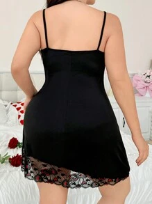 Snug Zone Plus Size Lace Patchwork Hem Slit V-Neck Camisole Nightgown - Black - View 3