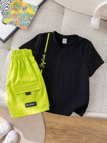 SHEIN Conjunto de 2 piezas para niños pequeños: Camiseta de cuello redondo casual y pantalones cortos tipo cargo verde neón, apto para primavera/verano, ideal para uso diario, deportes, salidas, escuela, reuniones, festivales, actuaciones y sesiones fotográficas