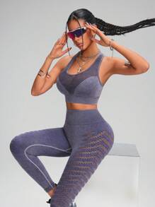 Innovista Violetter Wascheffekt Jeans-Look Nahtloses Sportset mit hoher Elastizität 2 Stücke für Damen, nahtloser Sport-BH mit mittlerer Stützfunktion und Racerback-Design sowie Push-up Effekt und Workout Biker Leggings Set, Alltagsoutfit & Workout Set, Yoga Set, Fitnessstudio Set, Laufoutfit, Herbst-Winter Tragekleidung, Pilates, Outdoor Yoga