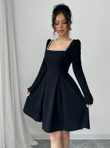 Selianne 女士黑色方领泡泡珠珍珠腰 A 字型优雅浪漫连衣裙